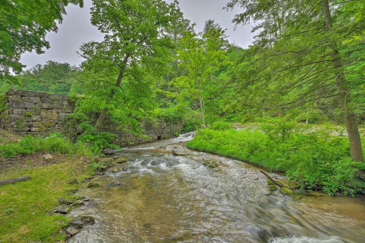 The Mill River Cabin With Fireplace And River View! Villa Exterior photo